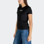 TOMMY JEANS REGULAR ESSENTIAL LOGO TEE