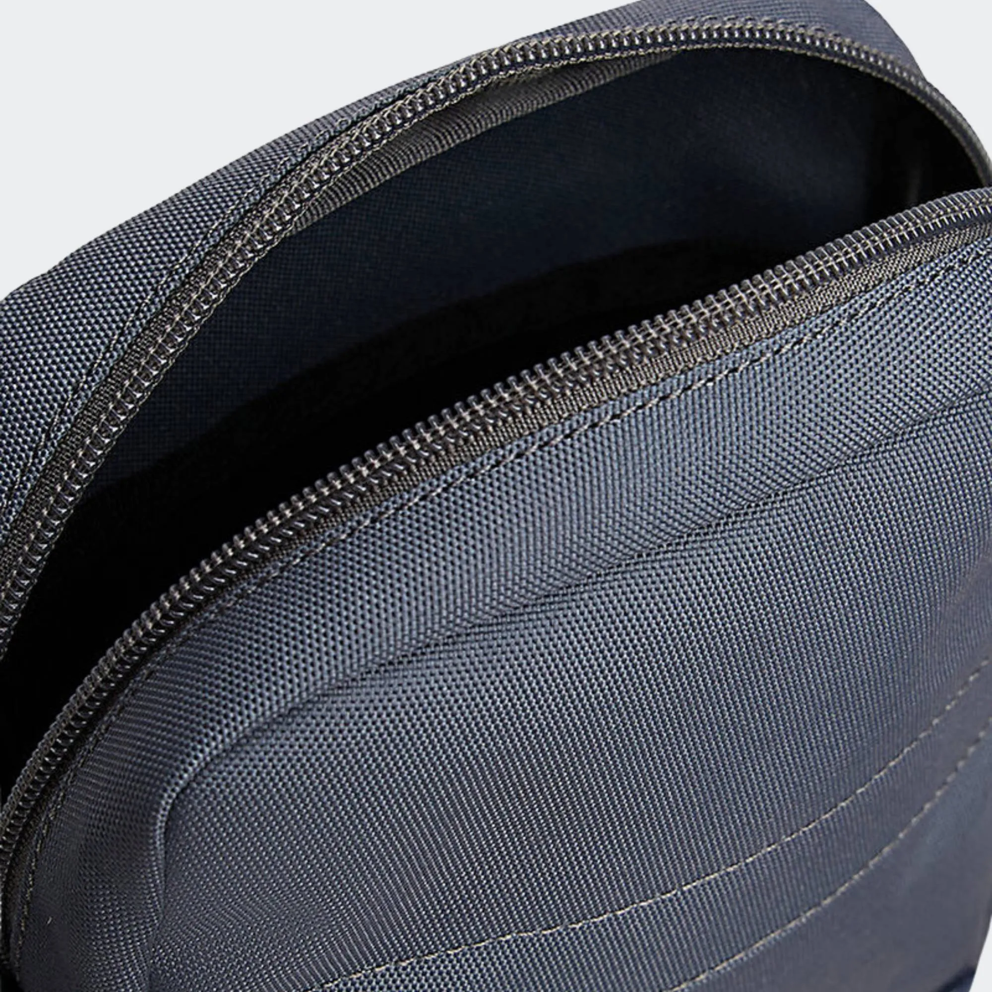 TOMMY JEANS  ESSENTIAL DAILY REPORTER