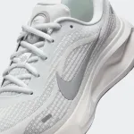 NIKE JOURNEY RUN