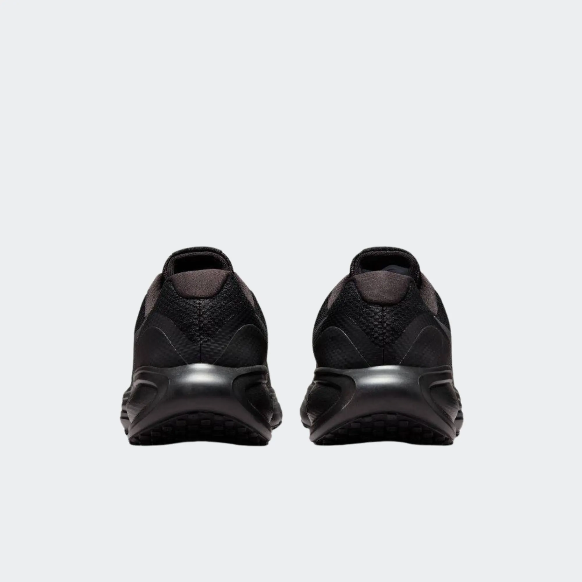NIKE REVOLUTION 8