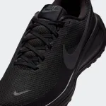 NIKE REVOLUTION 8