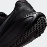 NIKE REVOLUTION 8