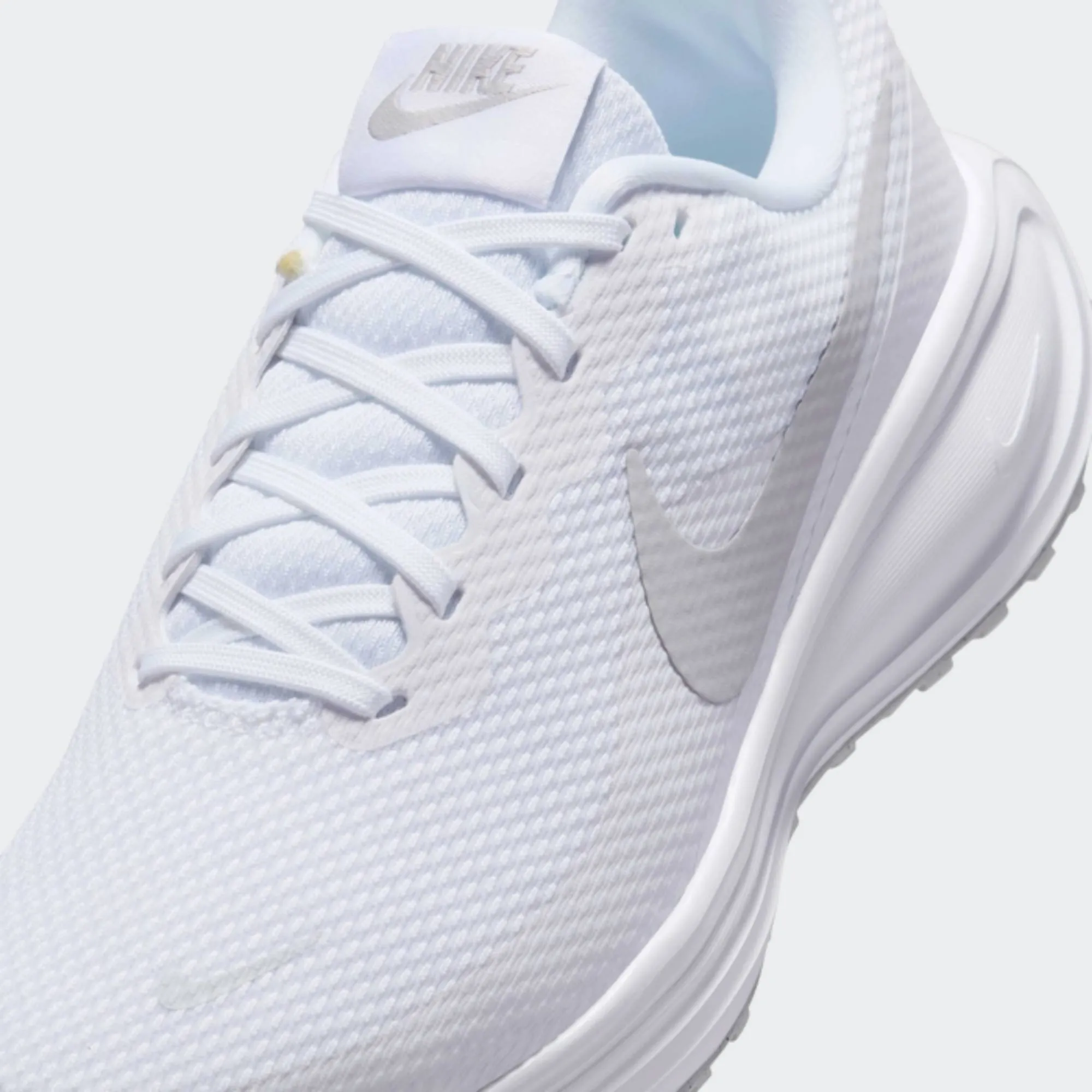 NIKE WOMENS REVOLUTION 8