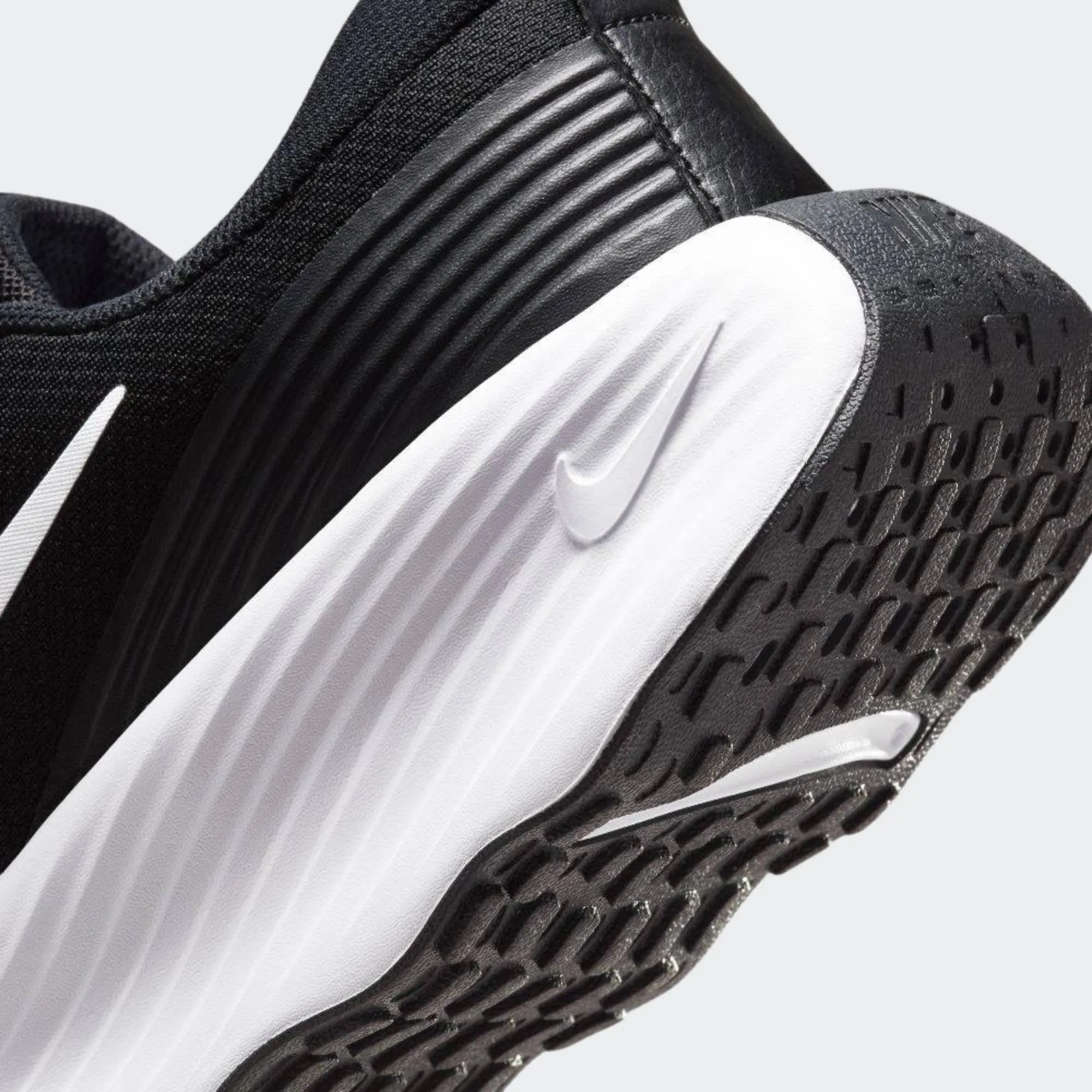 NIKE PROMINA