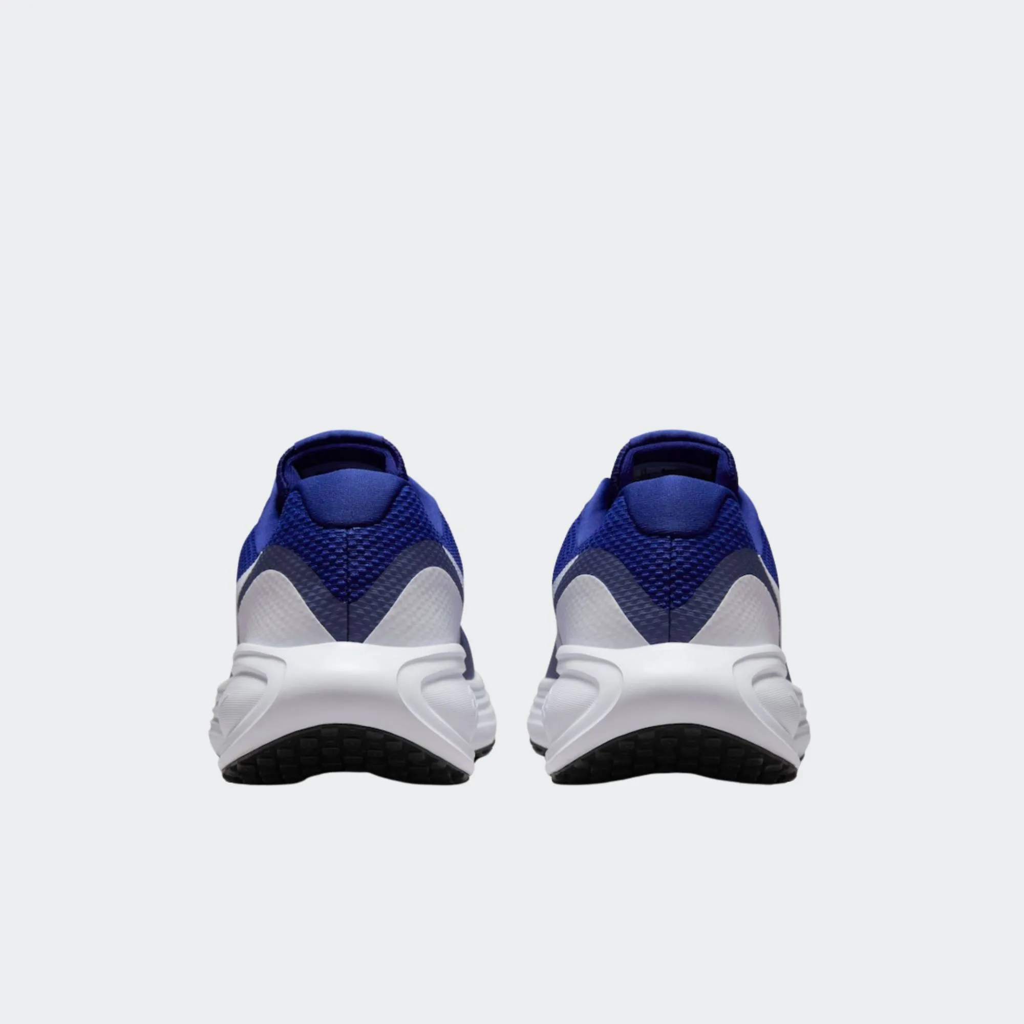 NIKE REVOLUTION 8