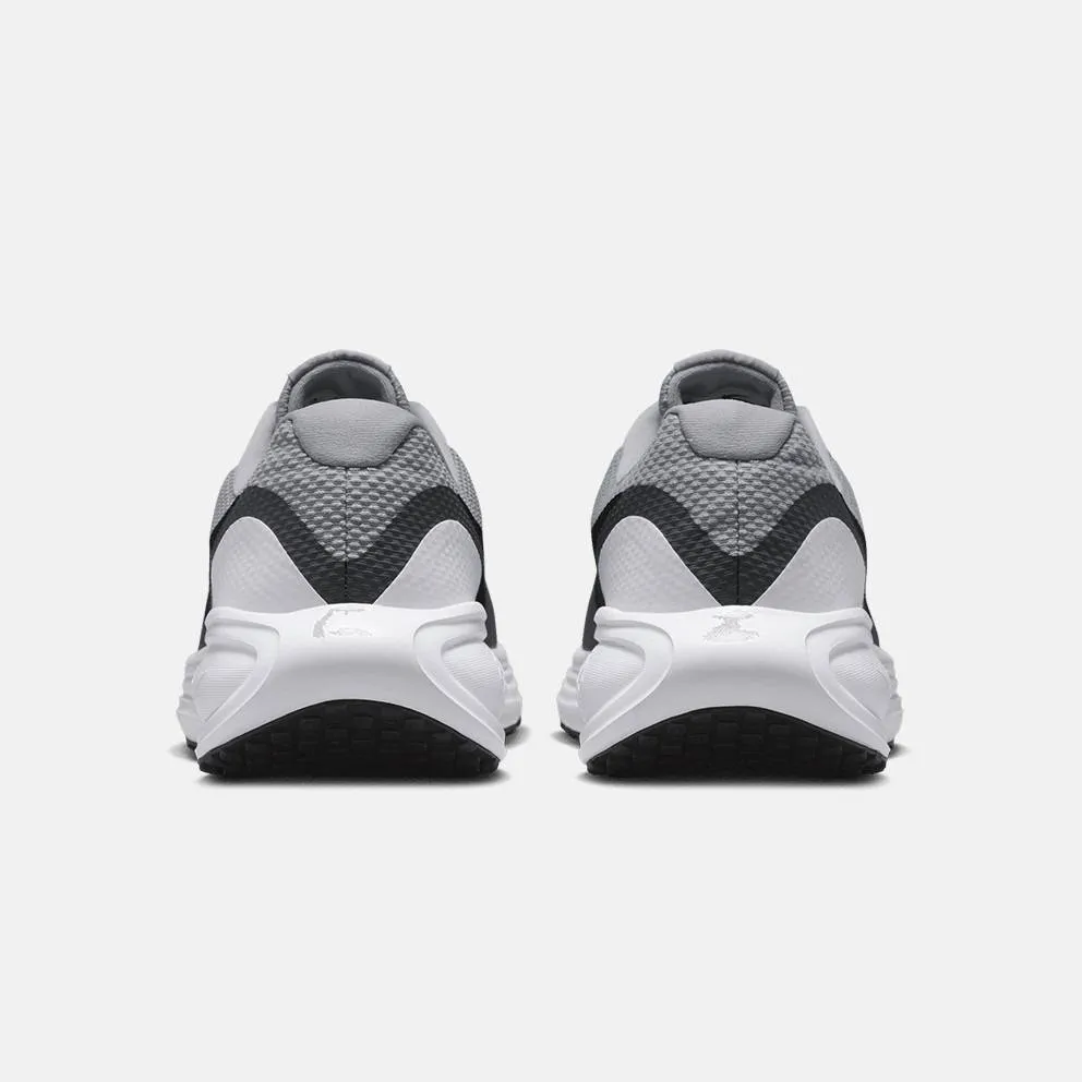 NIKE REVOLUTION 8