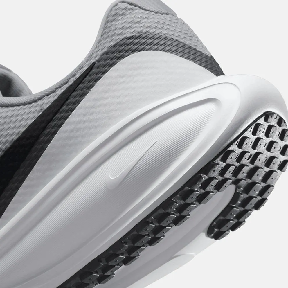 NIKE REVOLUTION 8