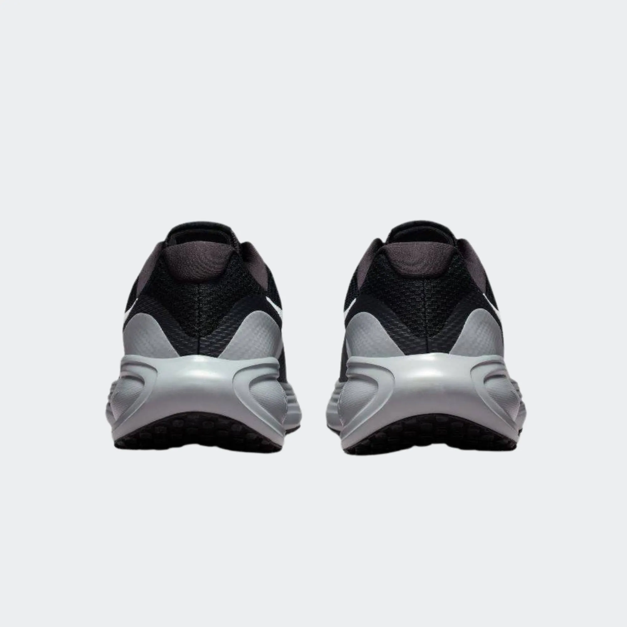 NIKE REVOLUTION 8