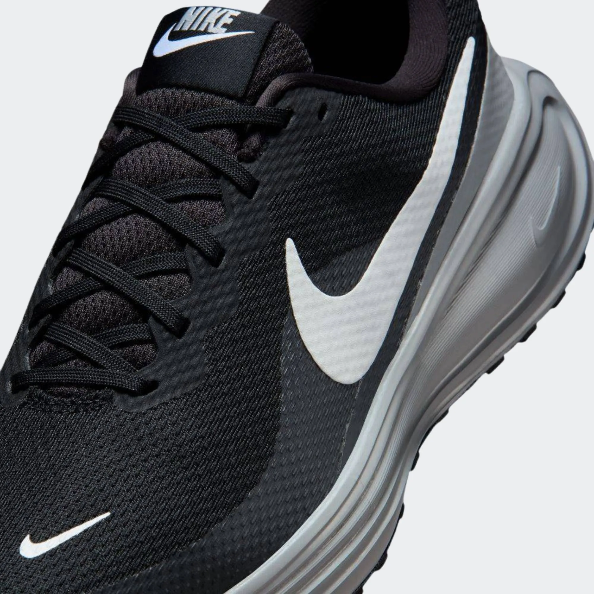 NIKE REVOLUTION 8