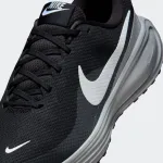 NIKE REVOLUTION 8