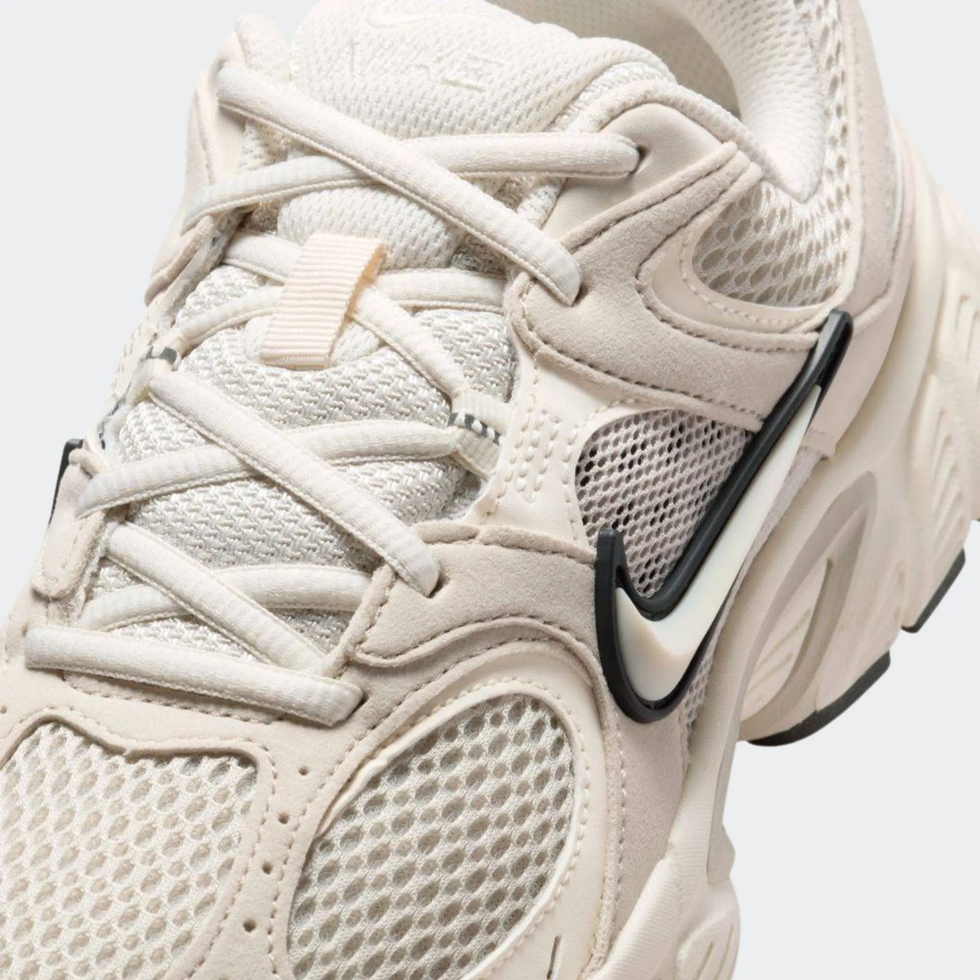 NIKE WOMENS V5 RNR SUEDE