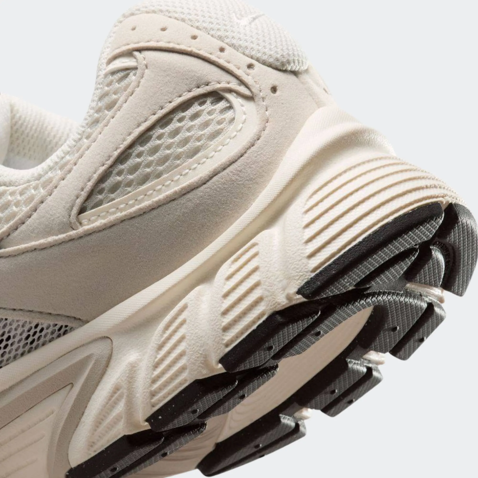 NIKE WOMENS V5 RNR SUEDE
