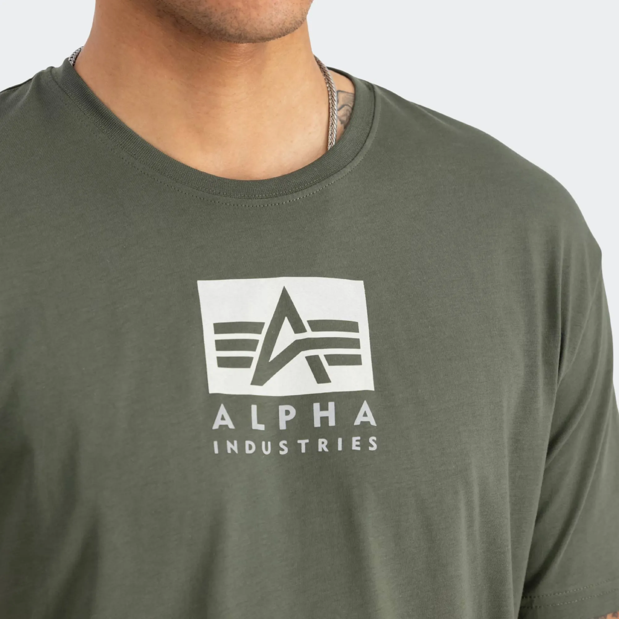 ALPHA INDUSTRIES SATIN LOGO T-SHIRT