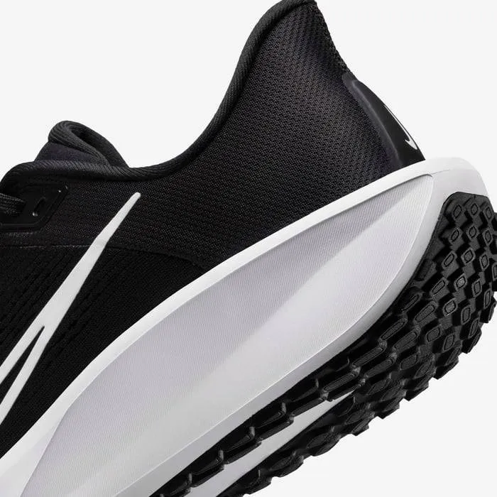 NIKE QUEST 6