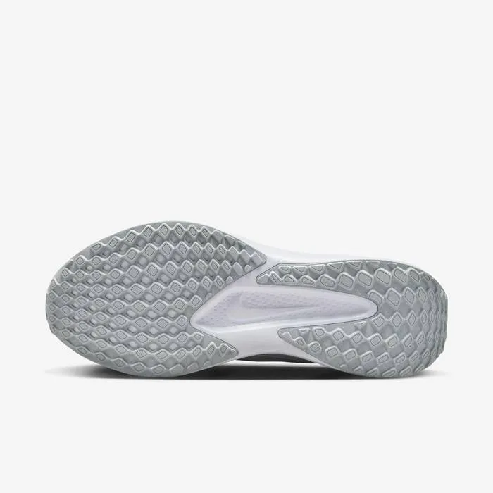 NIKE QUEST 6