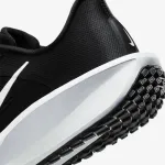 NIKE WOMENS QUEST 6