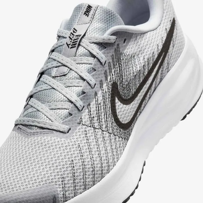 NIKE RUN DEFY