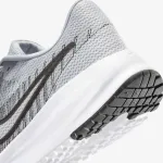 NIKE RUN DEFY