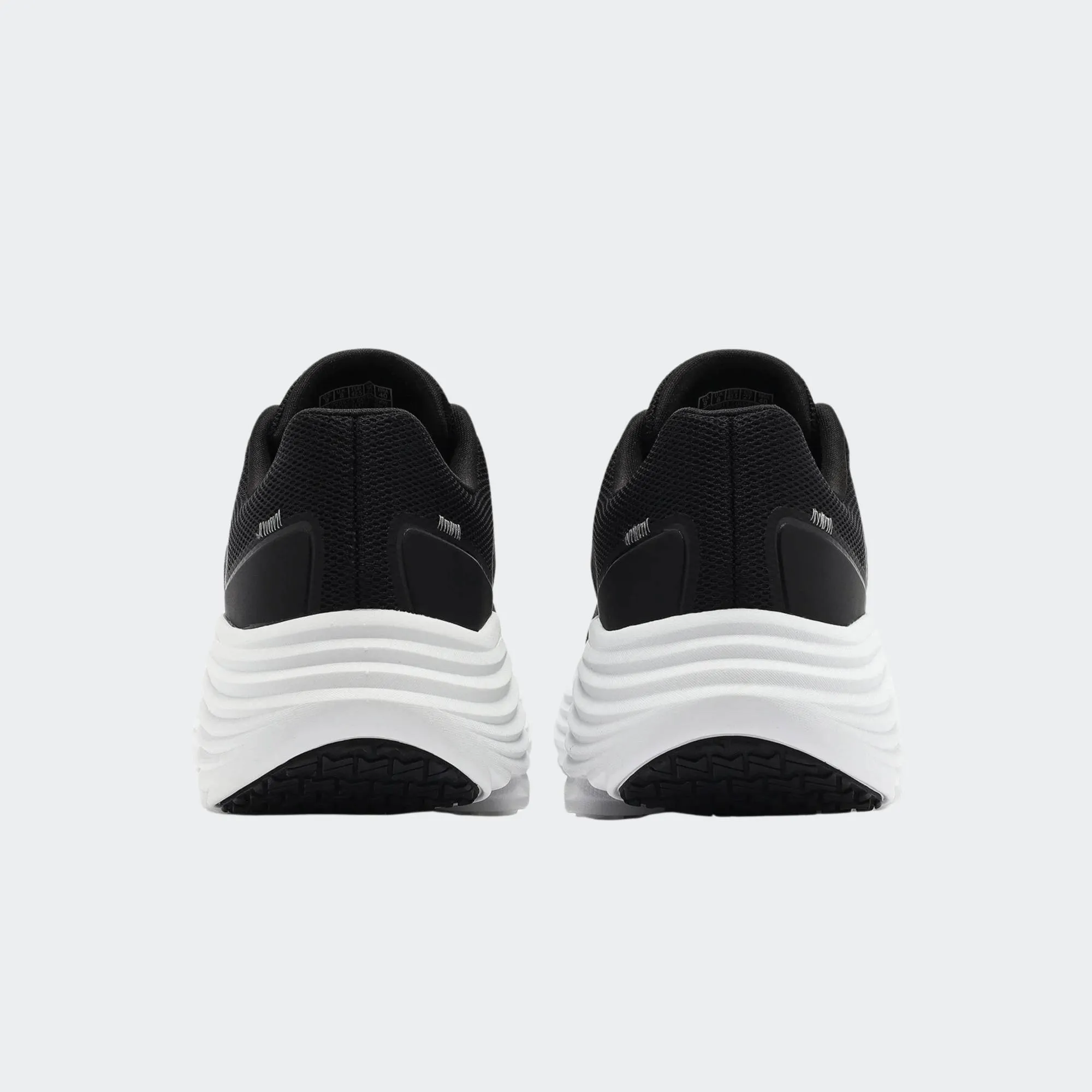 SKECHERS MAX CUSHIONING ENDEAVOUR