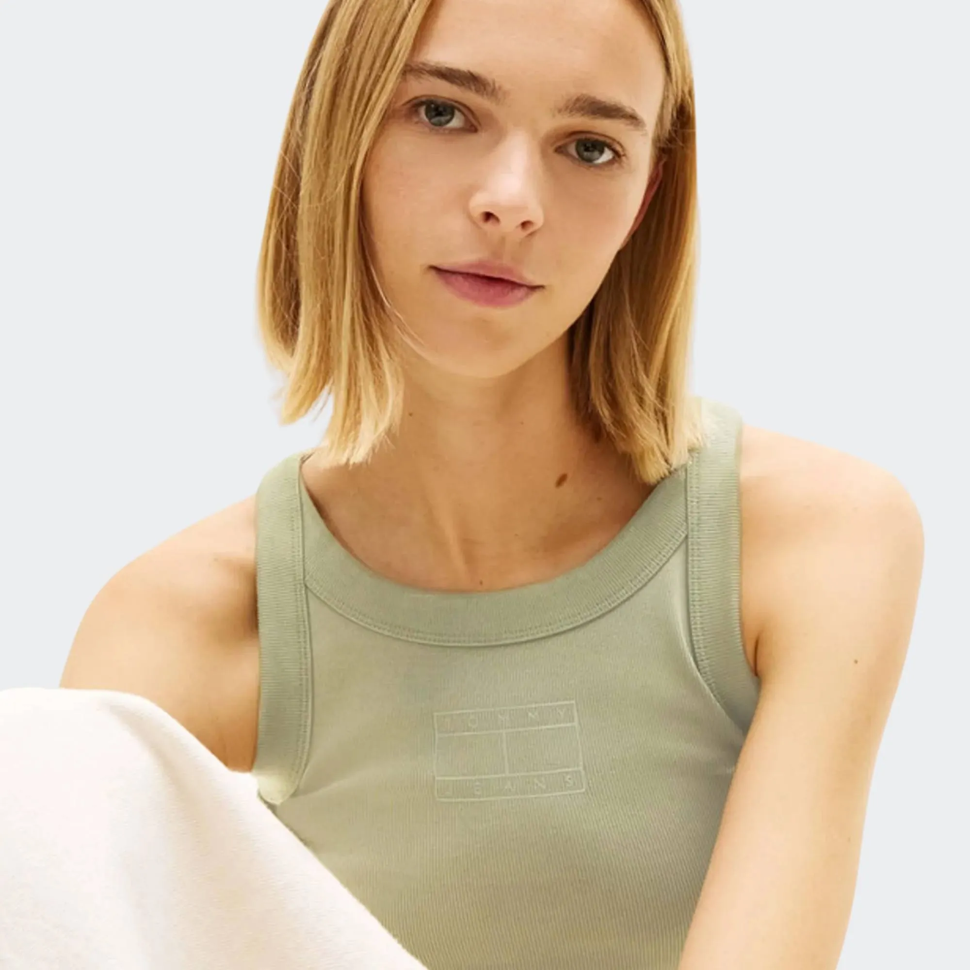 TOMMY JEANS SLIM TONAL FLAG TANK