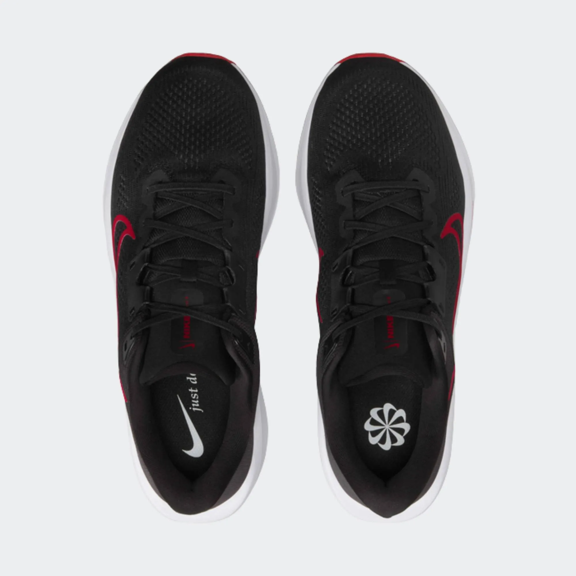 NIKE QUEST 6