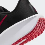 NIKE QUEST 6