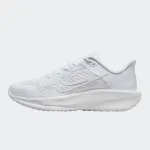 NIKE QUEST 6