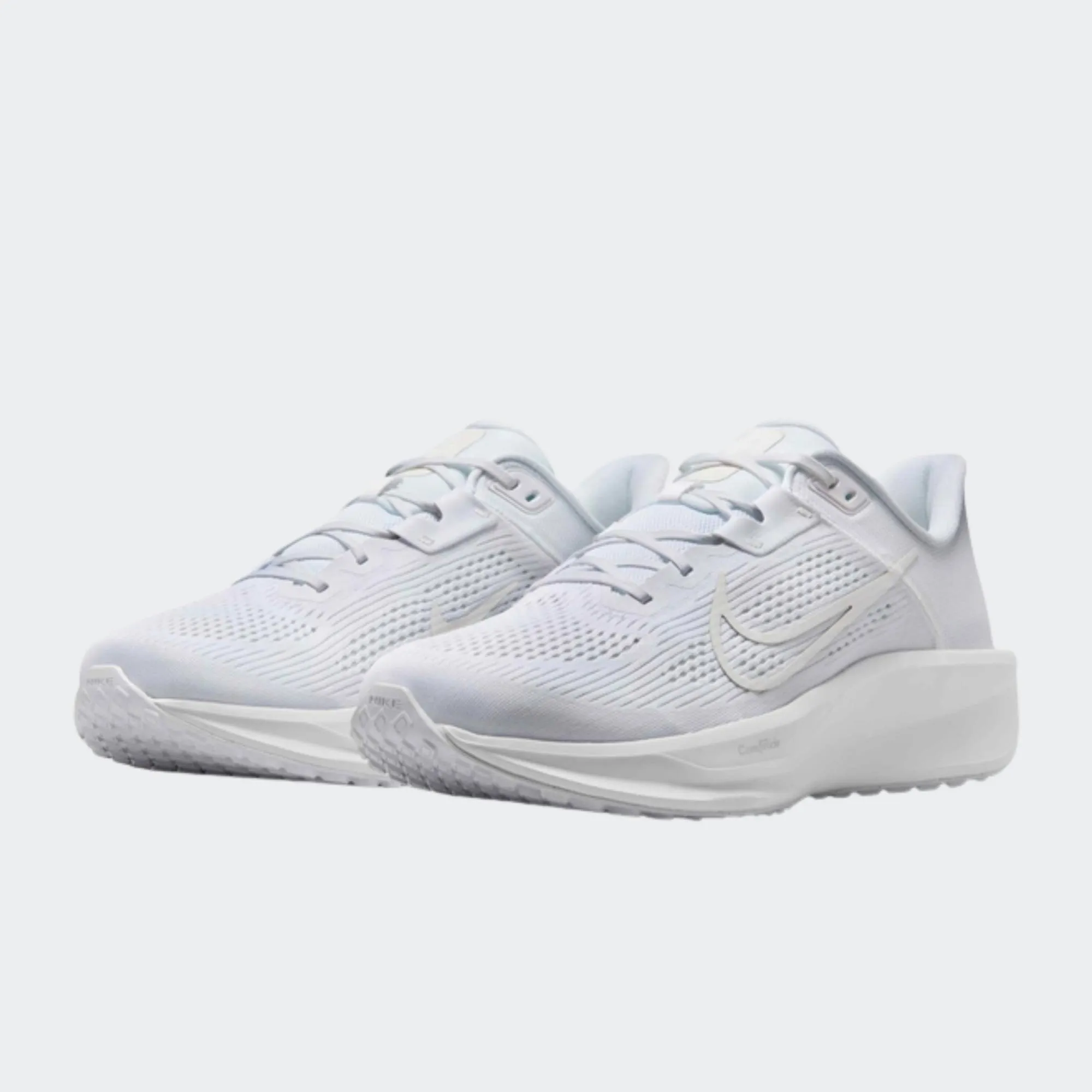 NIKE QUEST 6
