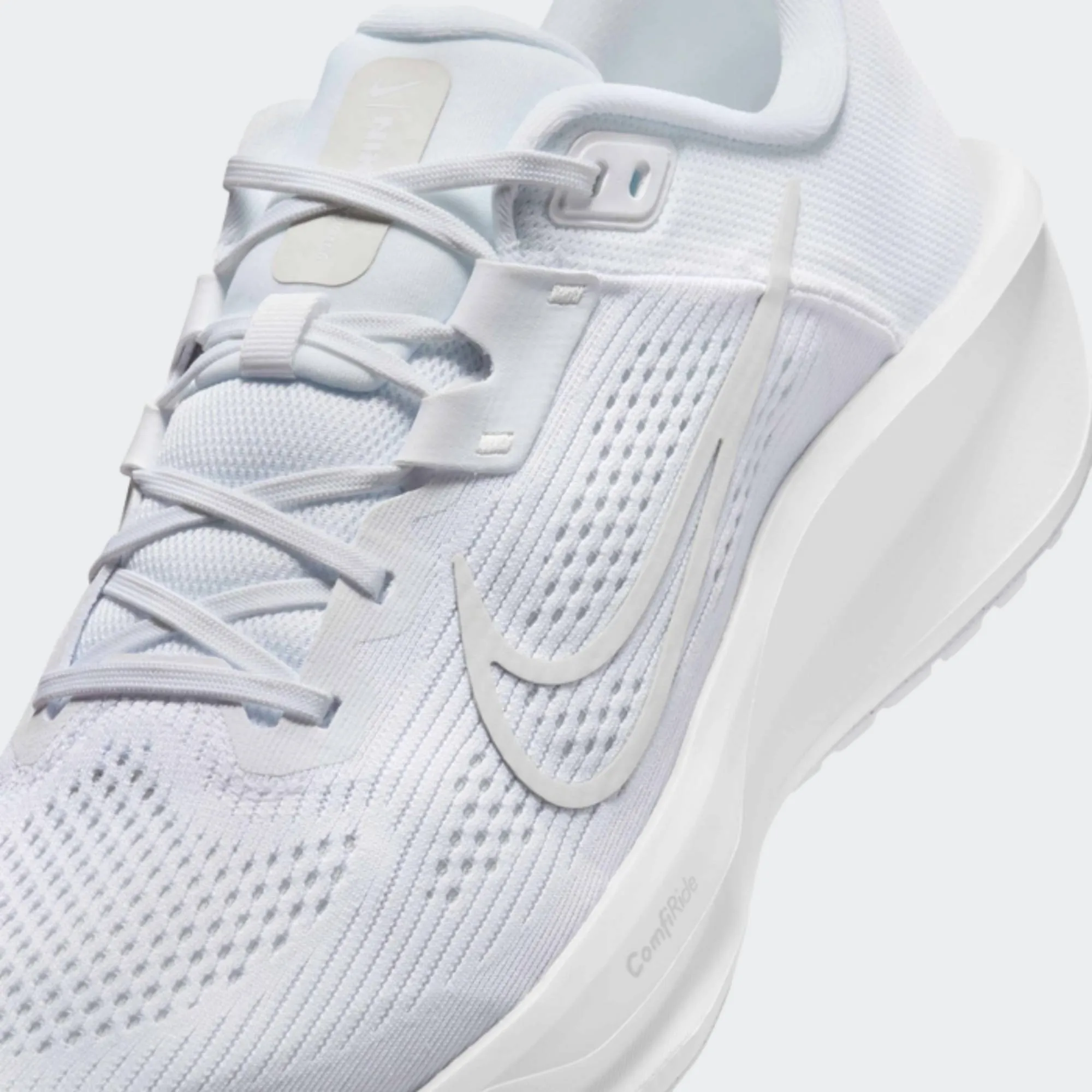 NIKE QUEST 6