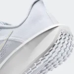 NIKE QUEST 6