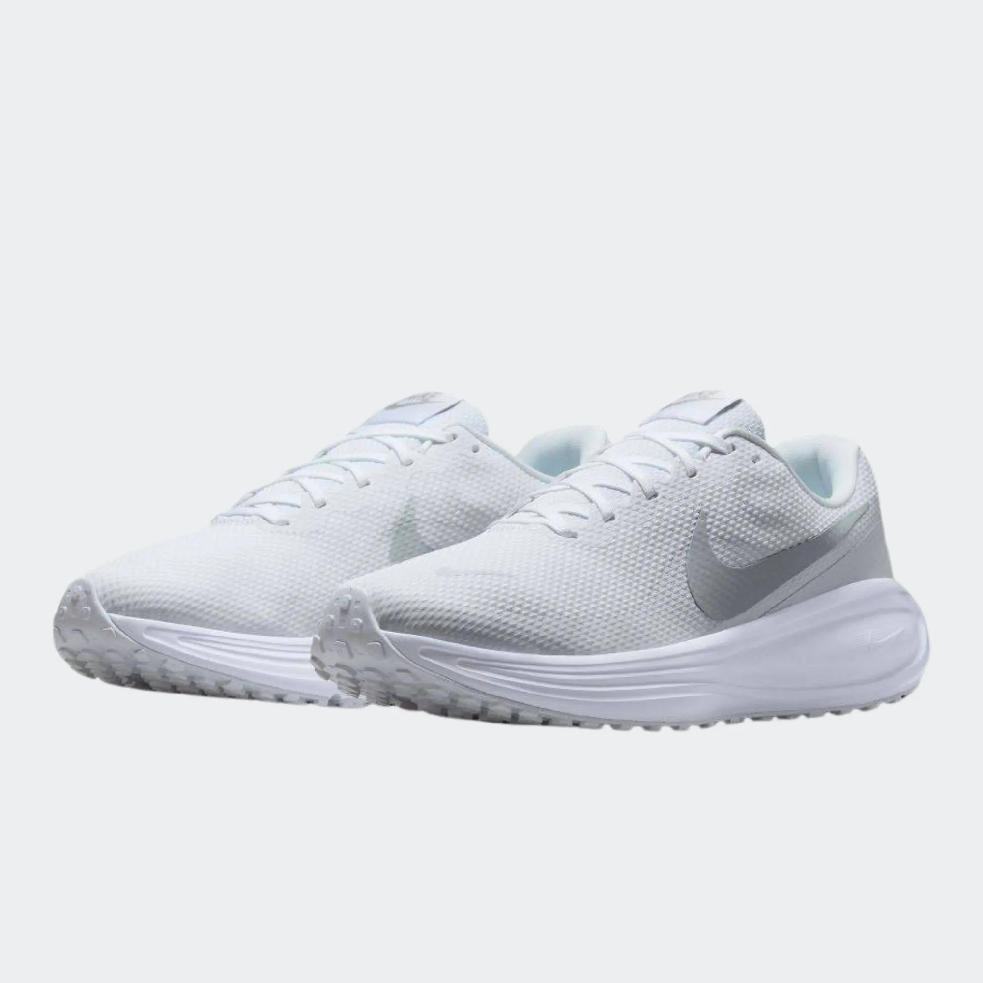 NIKE REVOLUTION 8
