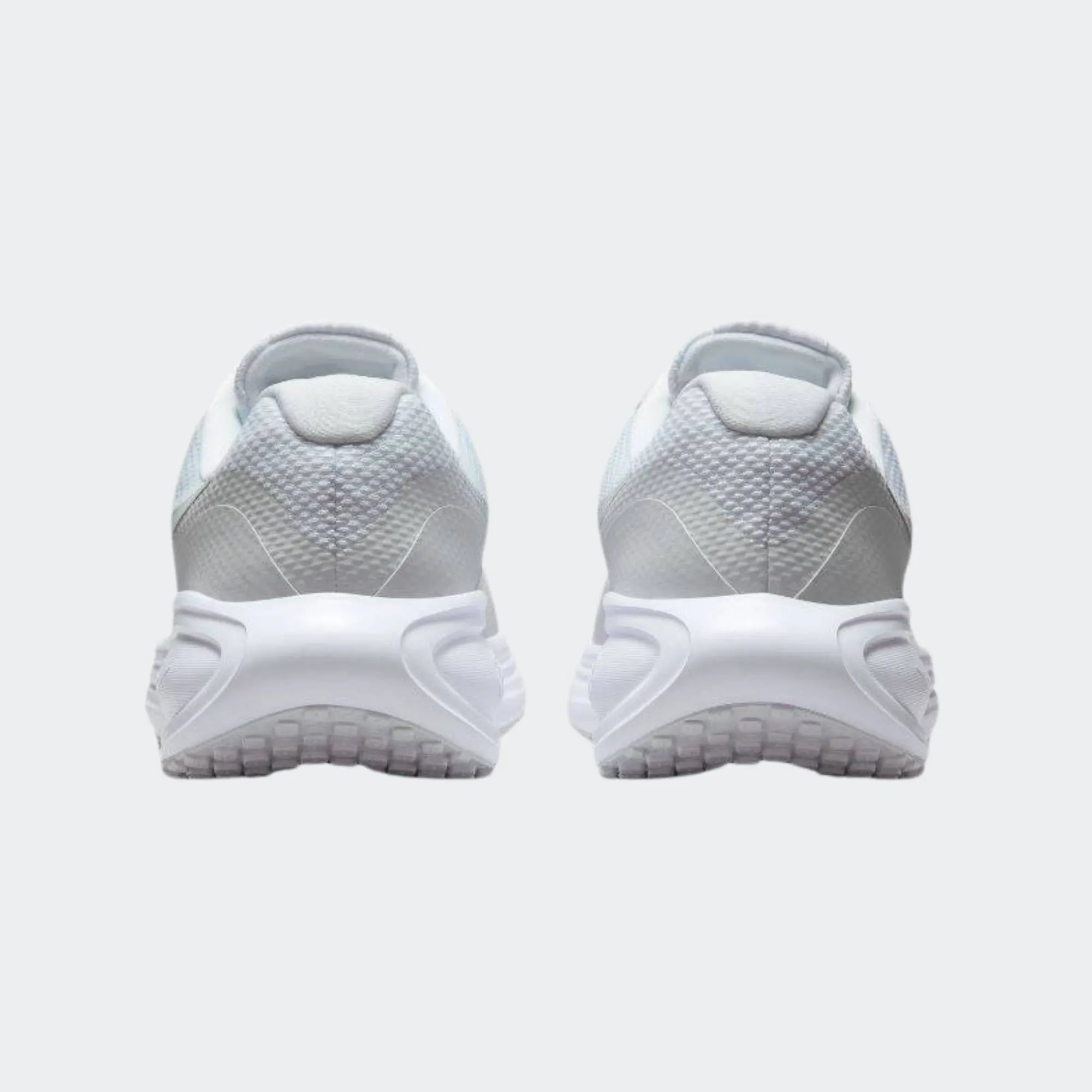 NIKE REVOLUTION 8