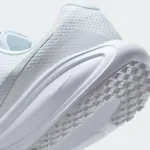 NIKE REVOLUTION 8