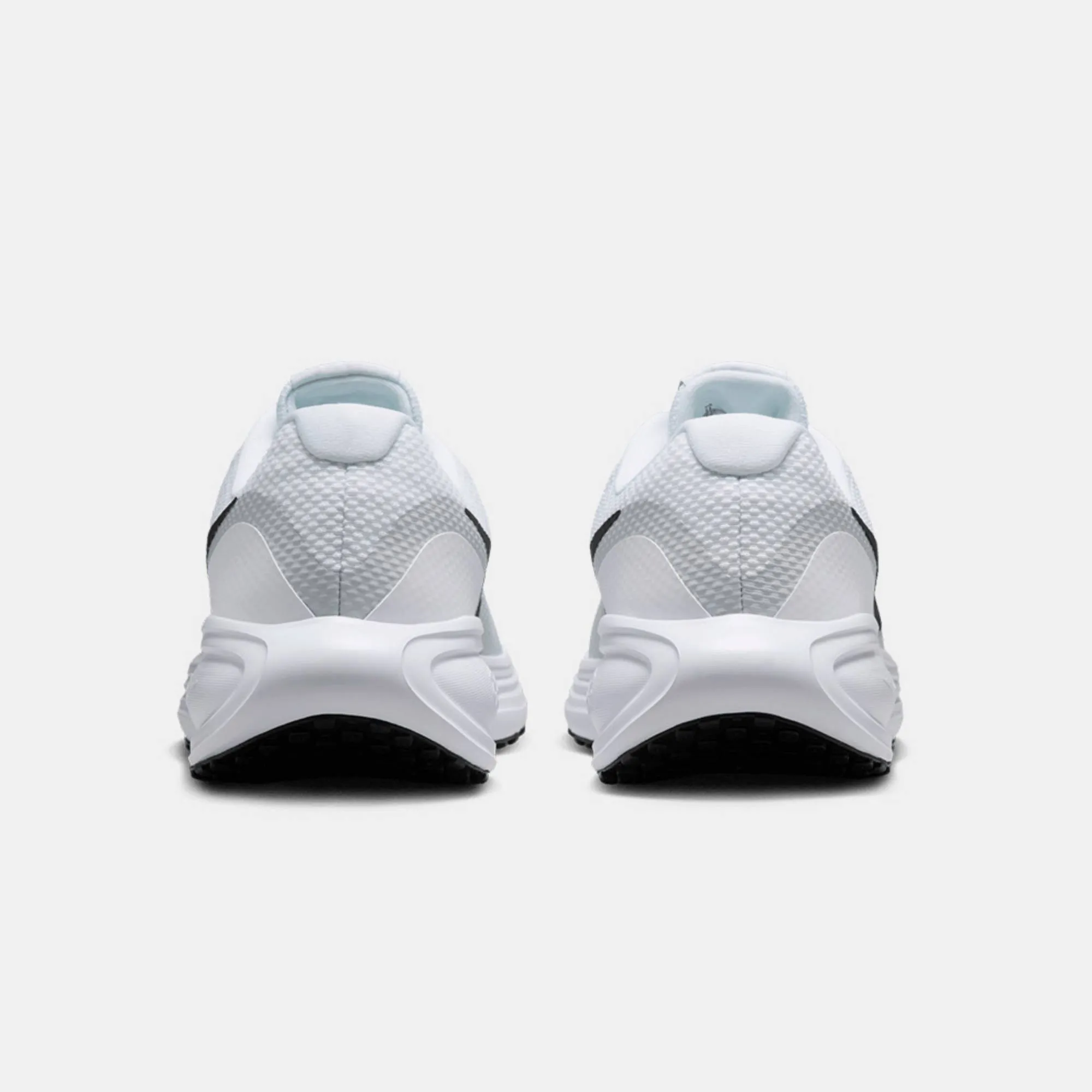 NIKE REVOLUTION 8