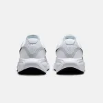 NIKE REVOLUTION 8