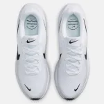 NIKE REVOLUTION 8