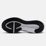 NIKE REVOLUTION 8