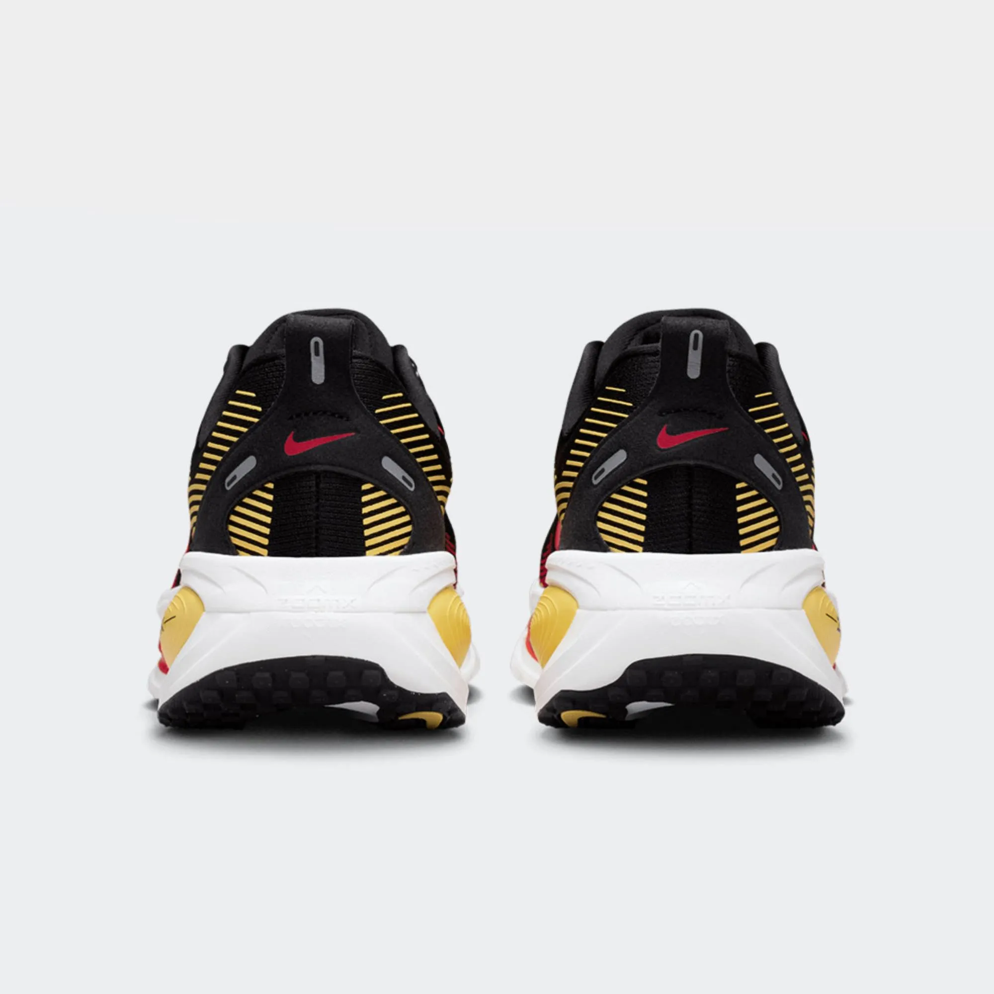 NIKE VOMERO 18
