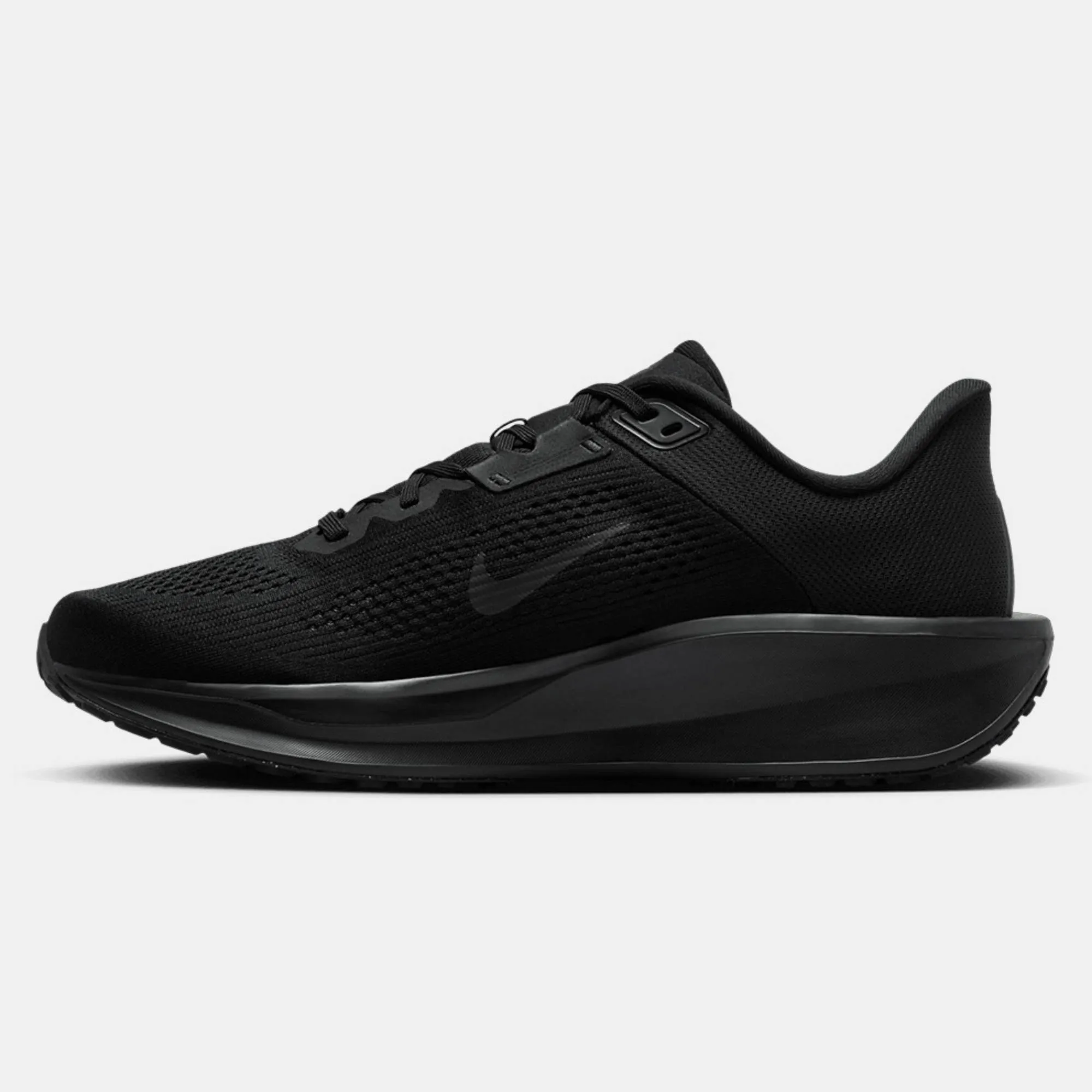 NIKE QUEST 6