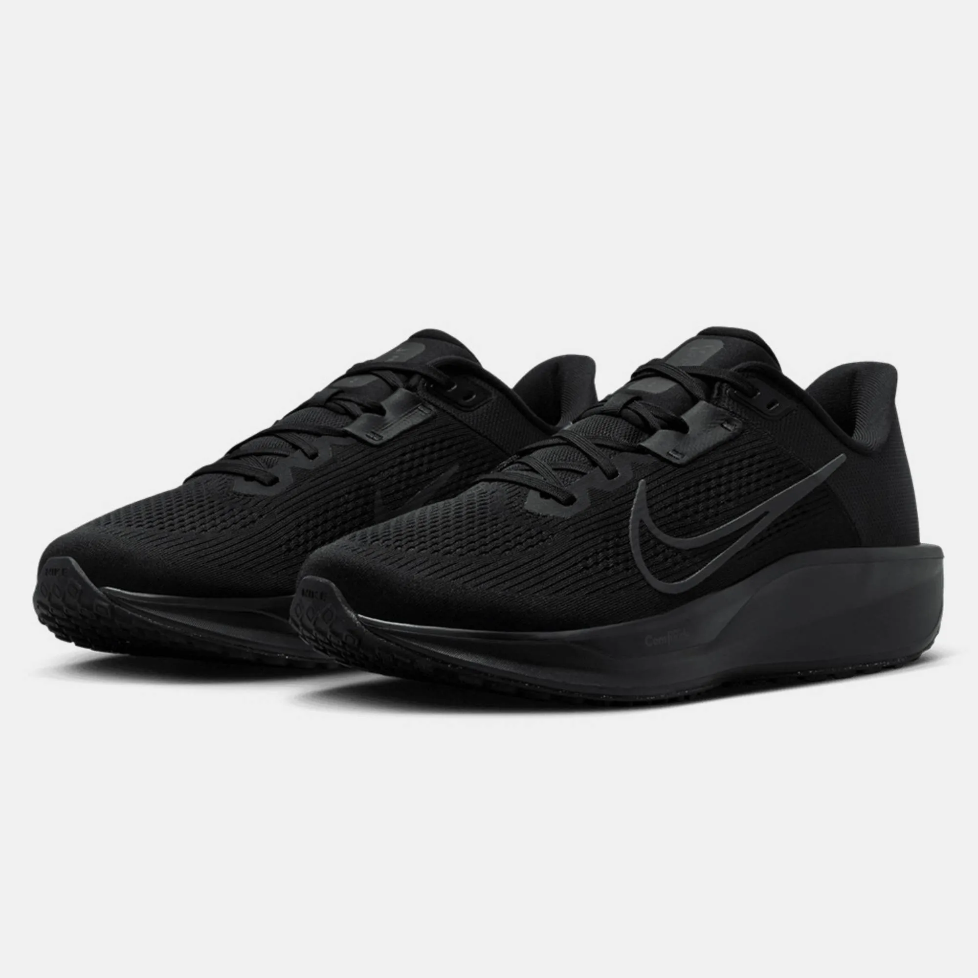 NIKE QUEST 6