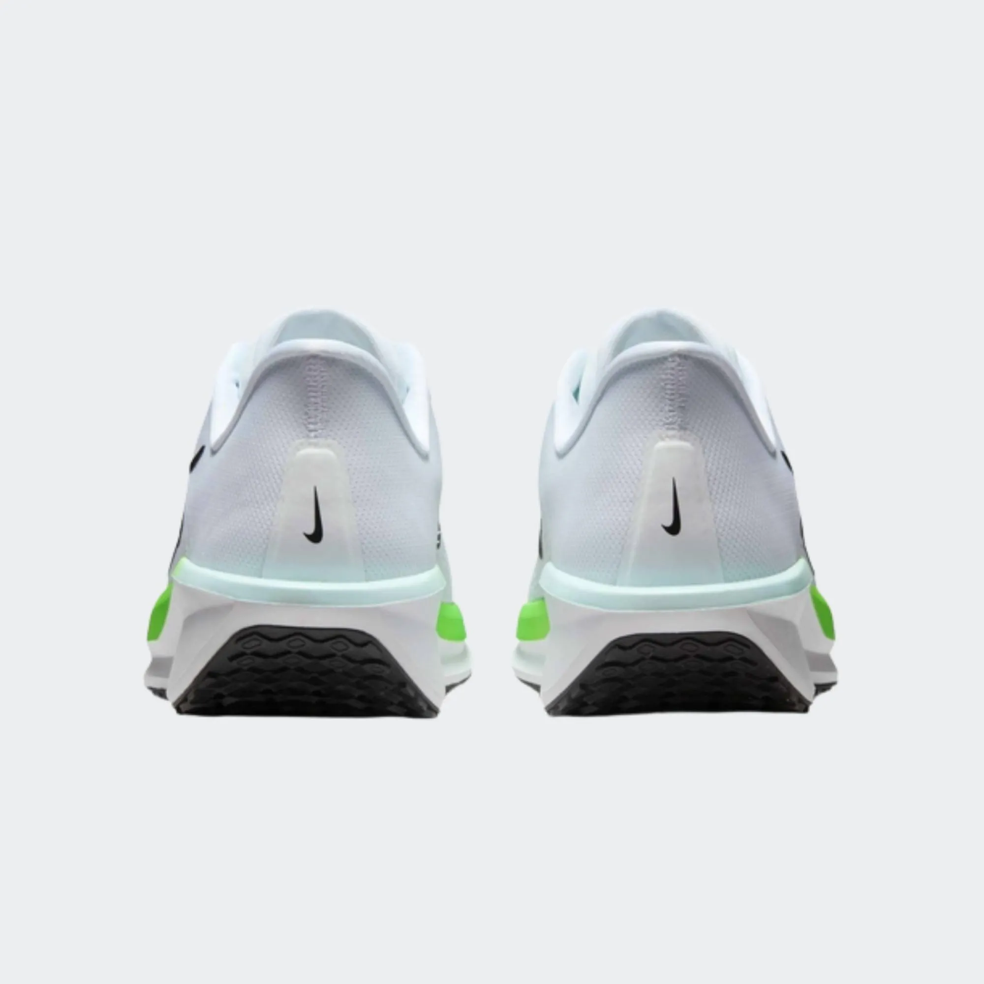 NIKE QUEST 6
