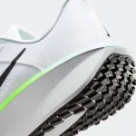 NIKE QUEST 6