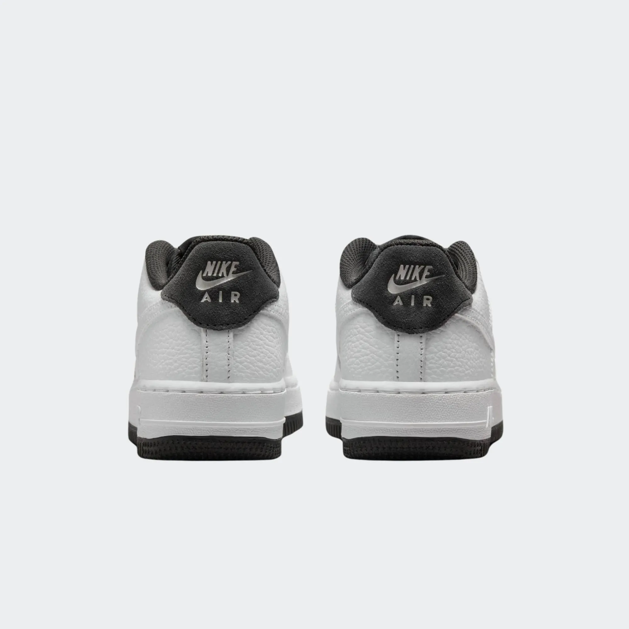 NIKE AIR FORCE 1 LV8