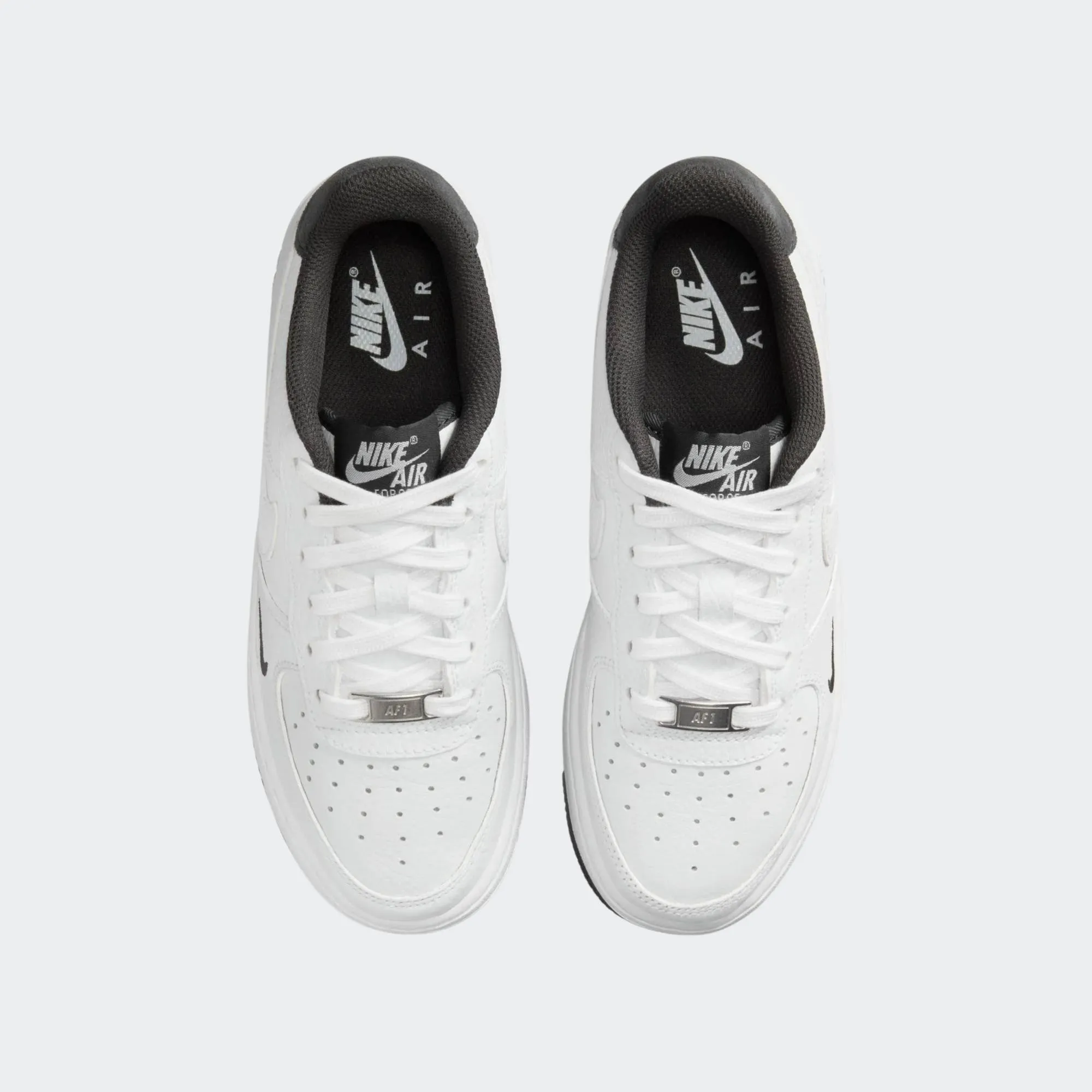 NIKE AIR FORCE 1 LV8