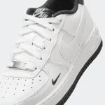 NIKE AIR FORCE 1 LV8