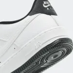 NIKE AIR FORCE 1 LV8