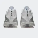 NIKE  SHOX R4