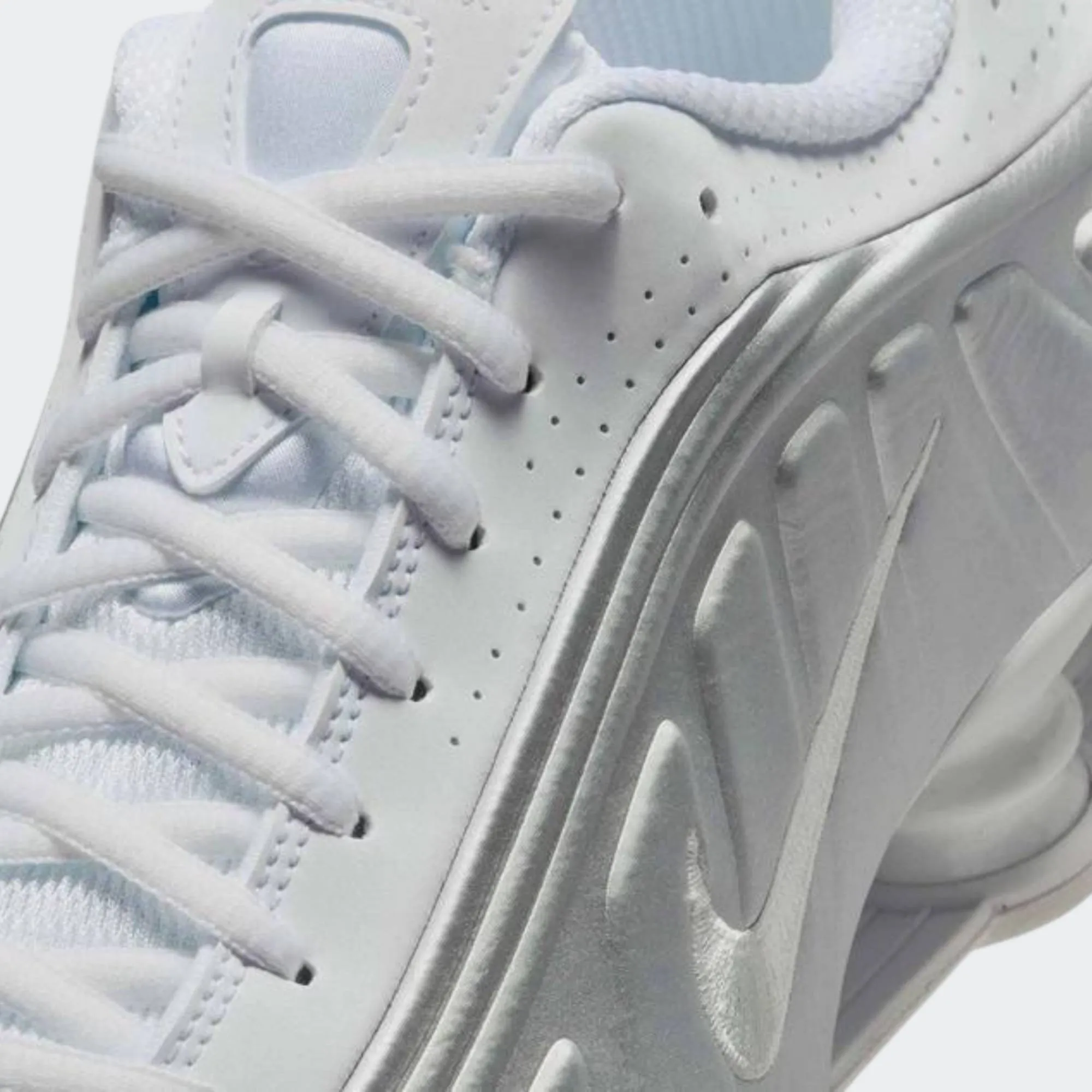 NIKE  SHOX R4
