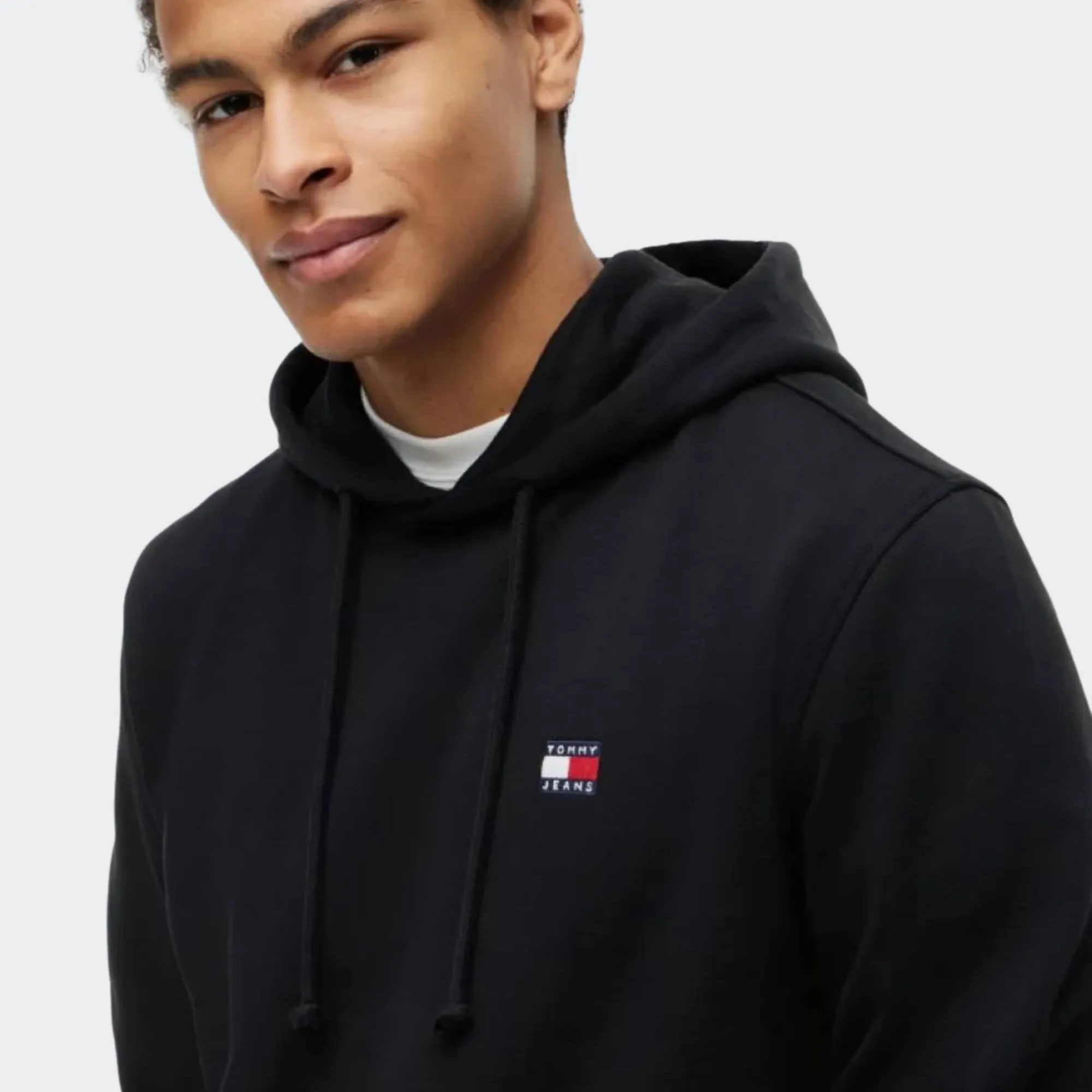 TOMMY JEANS MENS REGULAR BADGE HOODIE