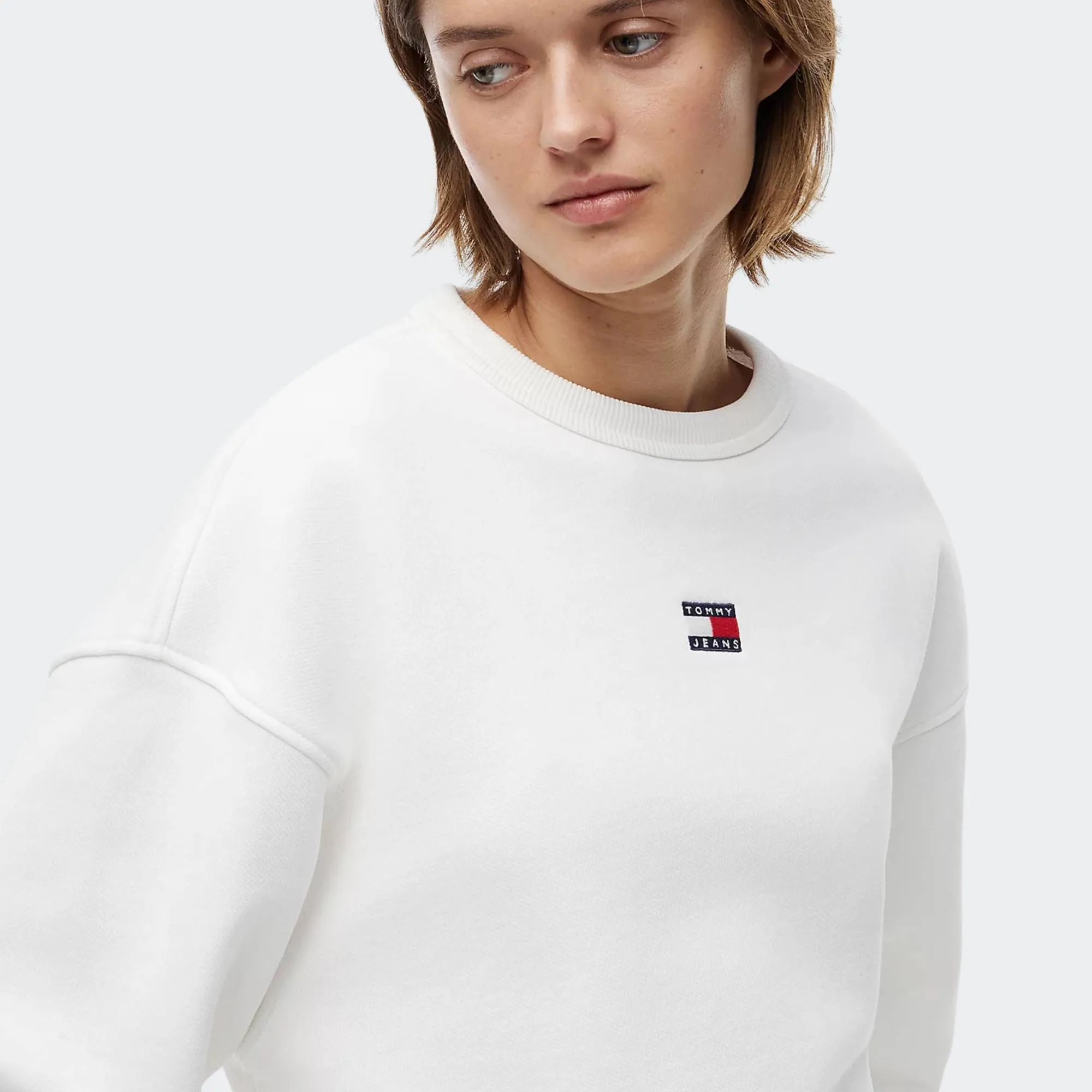 TOMMY JEANS WOMENS BOXY BADGE CREW